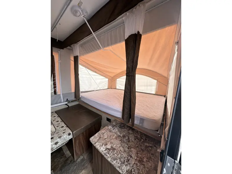 2016 Coachmen Clipper 106