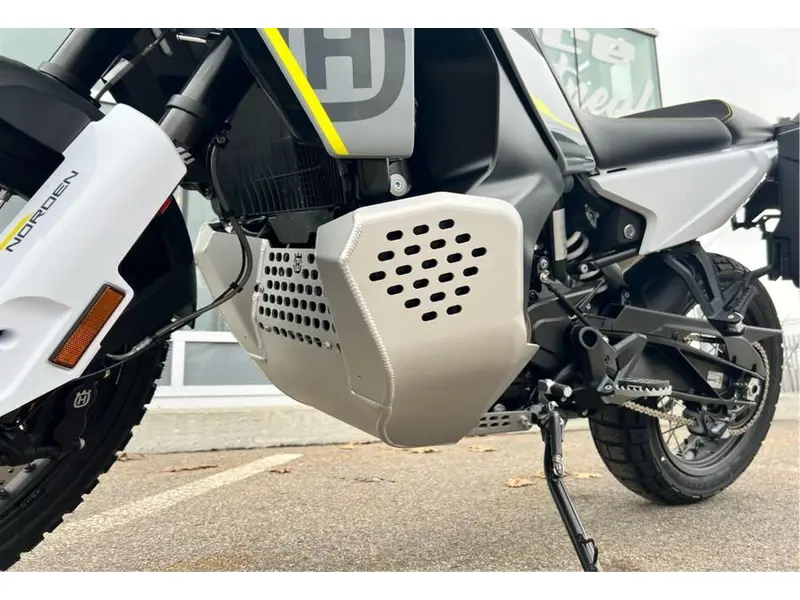 2024 Husqvarna Norden 901 thumbnail 7