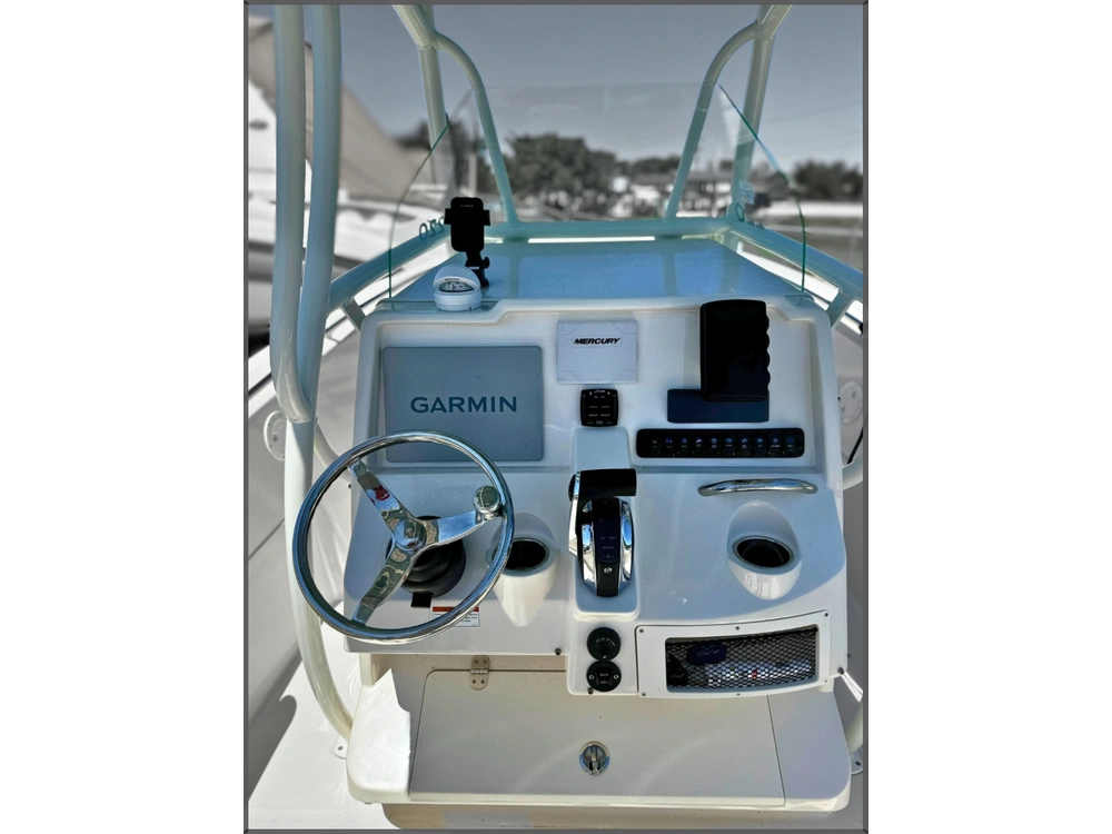 2022 Sailfish 220 Cc alt