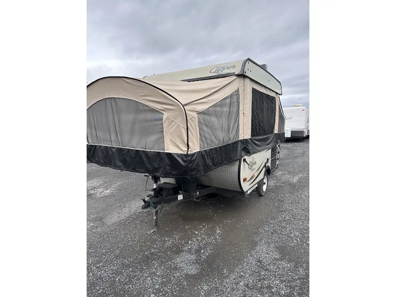 2016 Coachmen Clipper 106