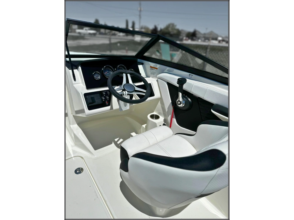 2023 Sea Ray Spo190 alt