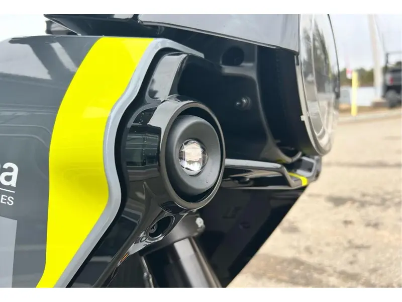 2024 Husqvarna Norden 901 thumbnail 6
