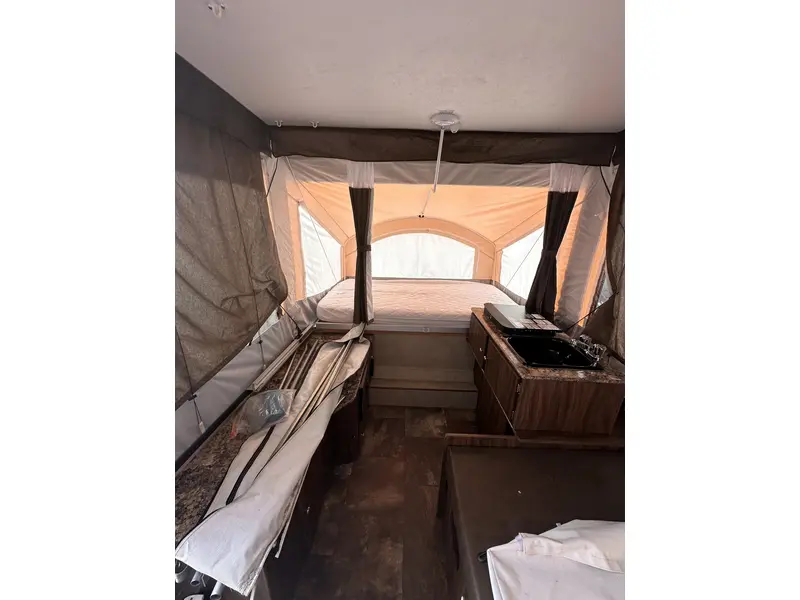 2016 Coachmen Clipper 106