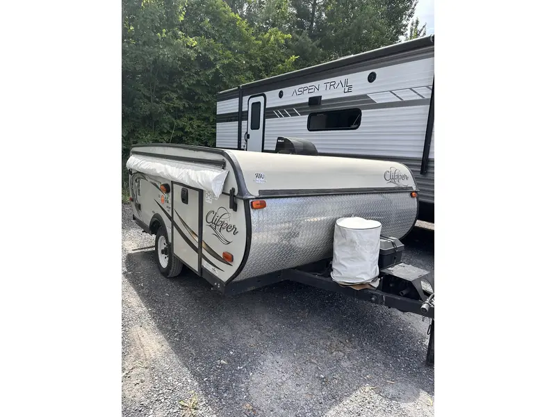 2016 Coachmen Clipper 106