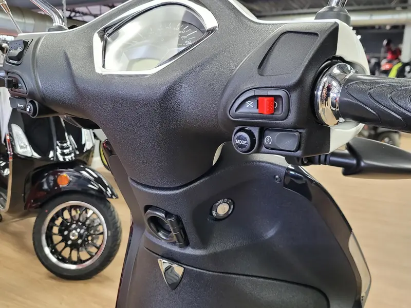 2024 PIAGGIO LIBERTY 50 *0.99% SUR 48 MOIS