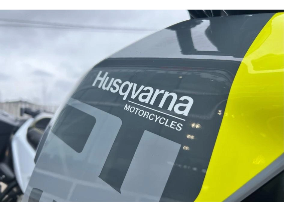 2024 Husqvarna Norden 901 alt