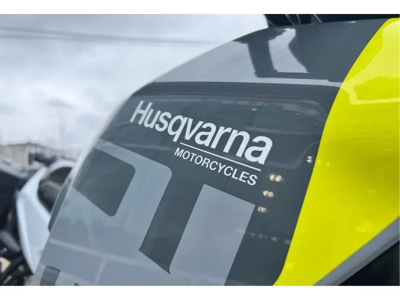 2024 Husqvarna Norden 901 thumbnail 8