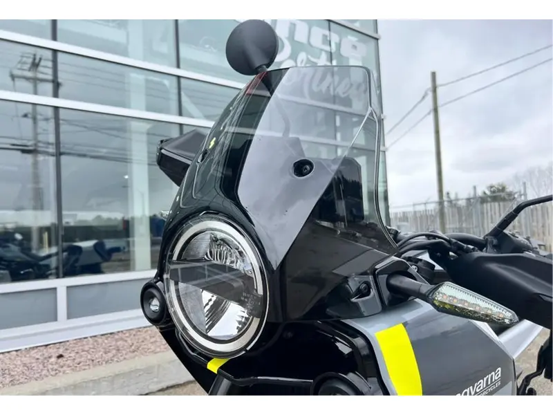 2024 Husqvarna Norden 901 thumbnail 9