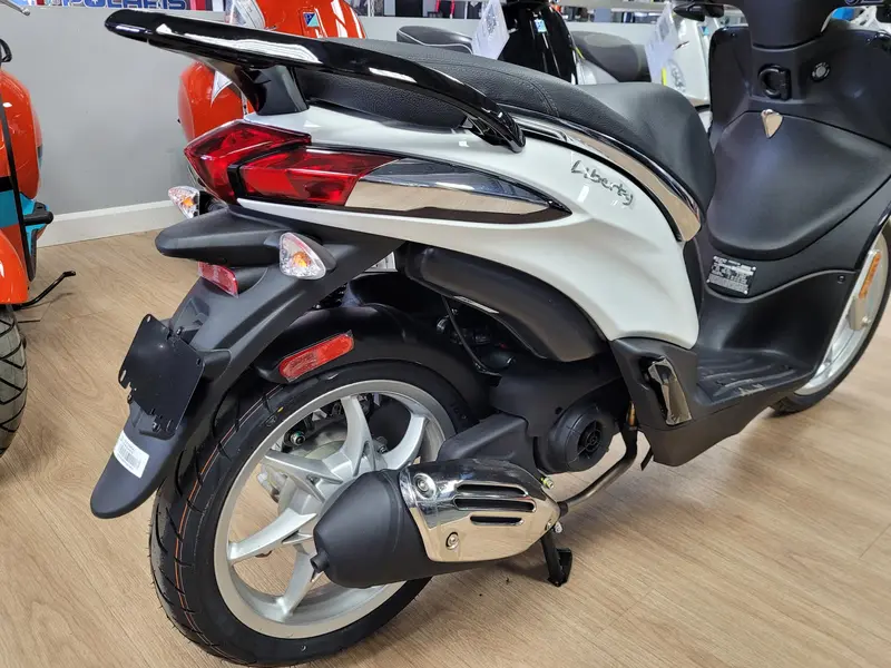 2024 PIAGGIO LIBERTY 50 *0.99% SUR 48 MOIS