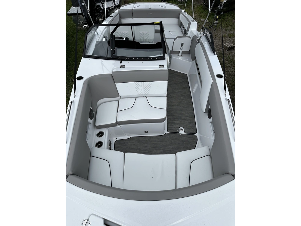 2024 Glastron Gtd 245 Mercruiser 6.2l alt