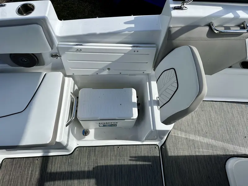 2024 Glastron GTD 245 MERCRUISER 6.2L