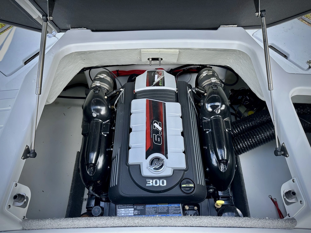 2024 Glastron Gtd 245 Mercruiser 6.2l alt