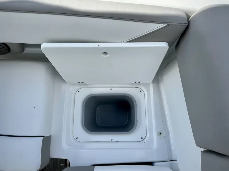 2024 Glastron GTD 245 MERCRUISER 6.2L