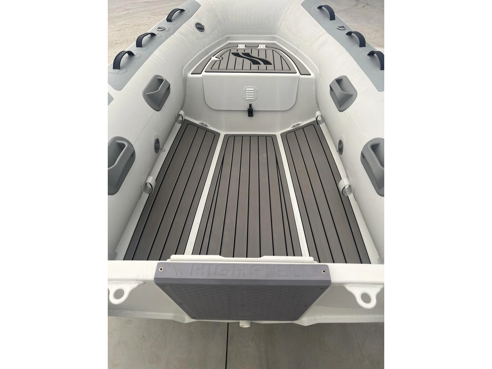 2022 Highfield Cl260 alt