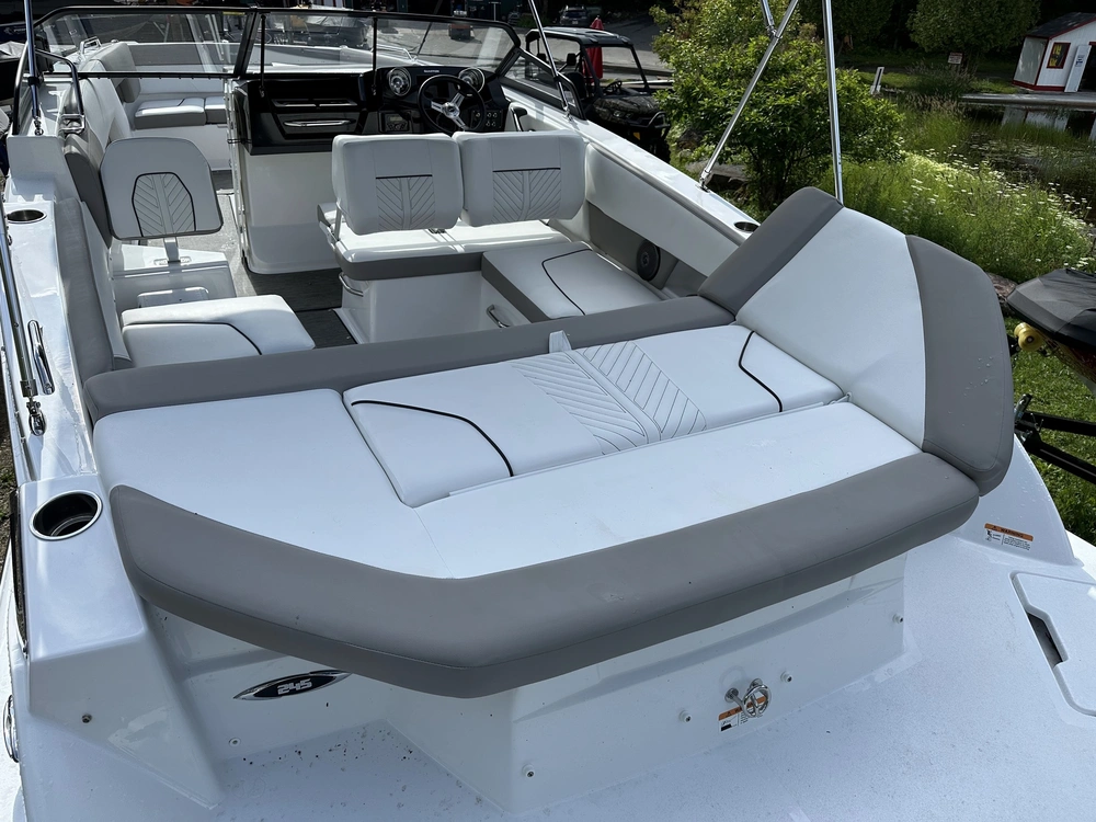 2024 Glastron Gtd 245 Mercruiser 6.2l alt