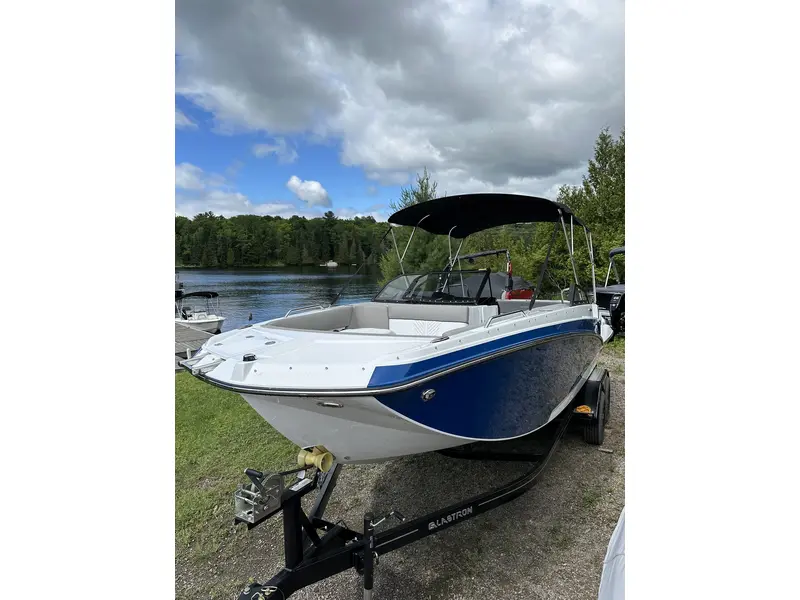 2024 Glastron GTD 245 MERCRUISER 6.2L