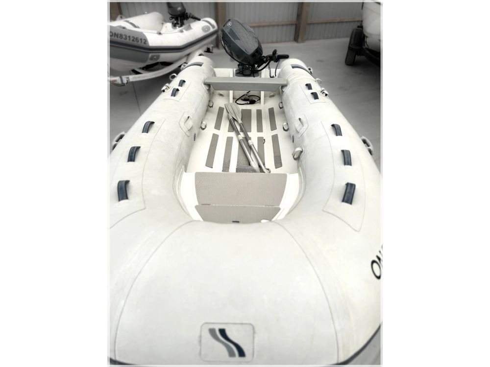 2015 Highfield Cl380 alt