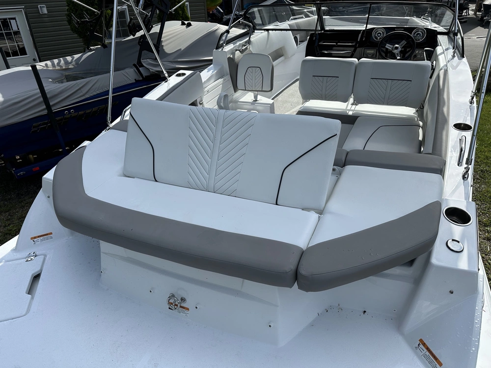 2024 Glastron Gtd 245 Mercruiser 6.2l alt