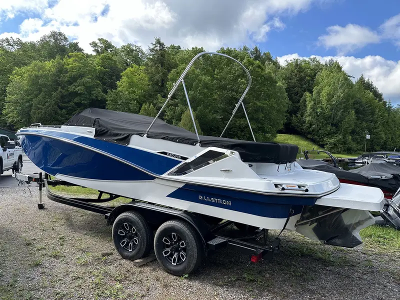 2024 Glastron GTD 245 MERCRUISER 6.2L