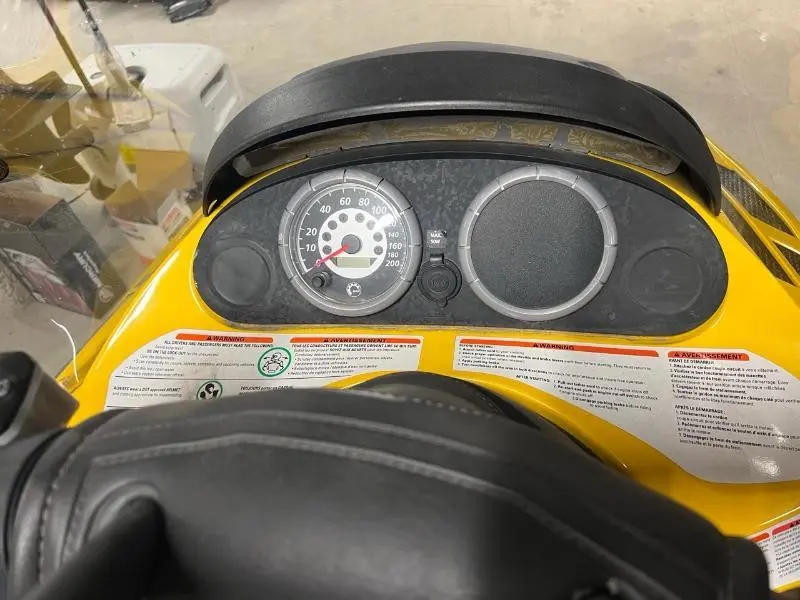 2011 Ski-Doo SKANDIC 550F WIDE TRACK