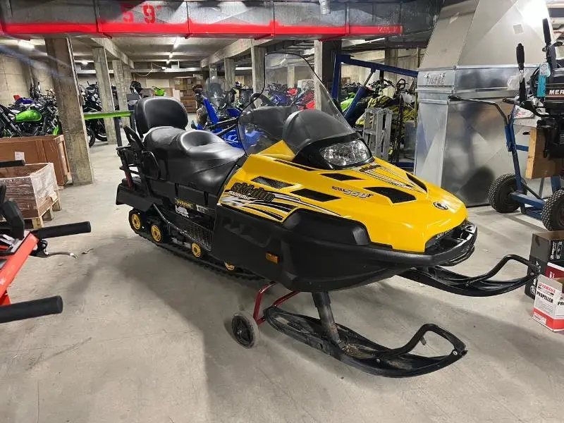 2011 Ski-Doo SKANDIC 550F WIDE TRACK