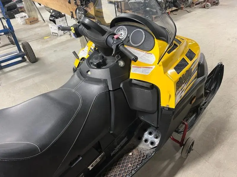 2011 Ski-Doo SKANDIC 550F WIDE TRACK