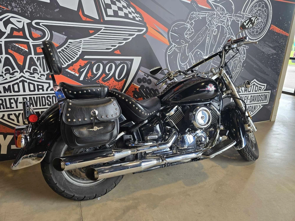 Yamaha V Strar 1100 2003 alt