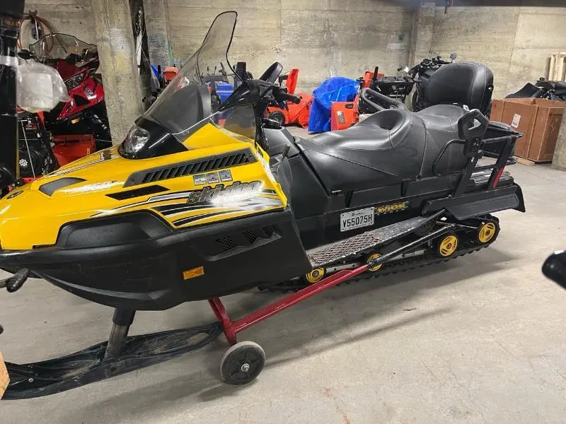 2011 Ski-Doo SKANDIC 550F WIDE TRACK