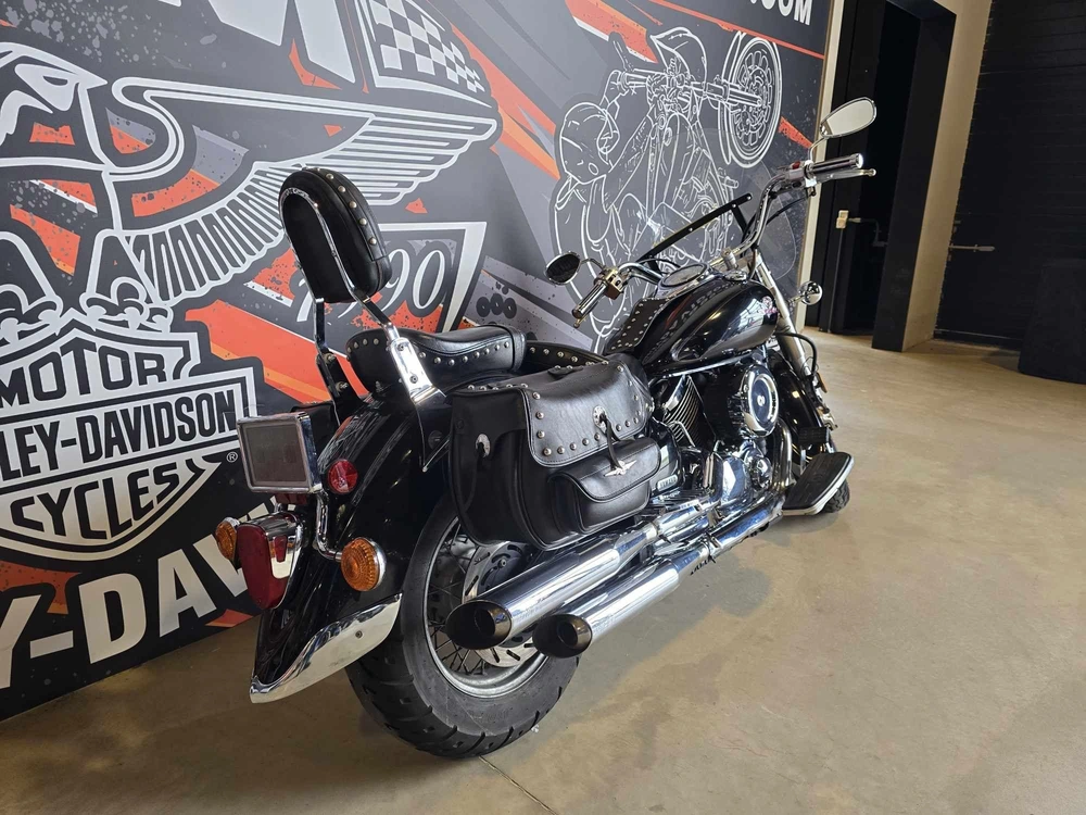 Yamaha V Strar 1100 2003 alt