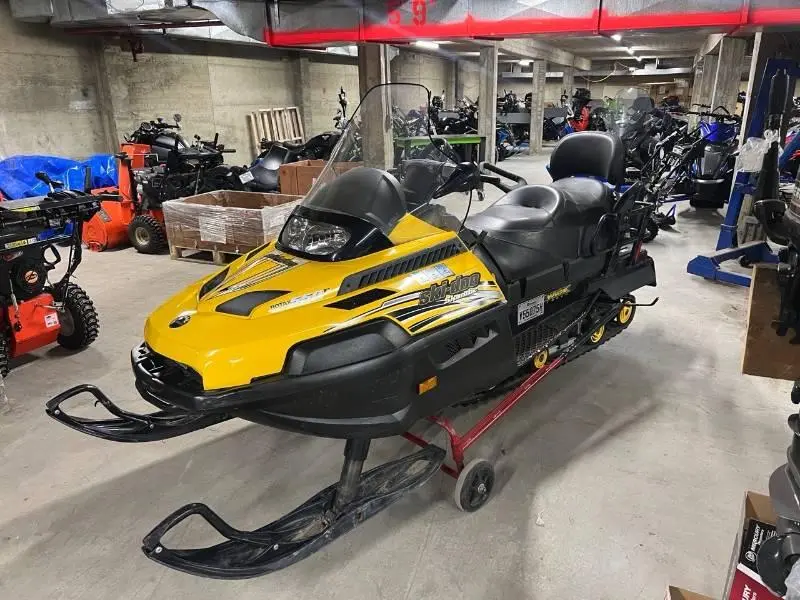 2011 Ski-Doo SKANDIC 550F WIDE TRACK