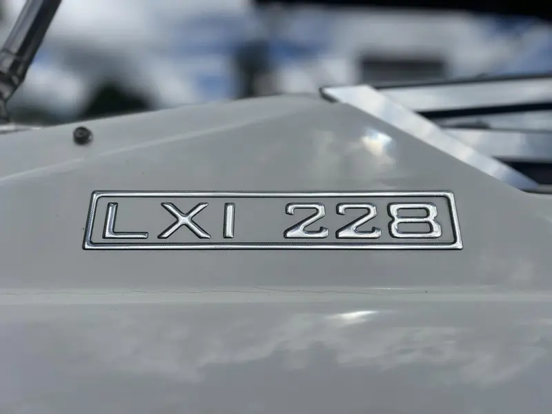 Larson LXI 228 **MOTEUR VOLVO PENTA 5.0L** 2005