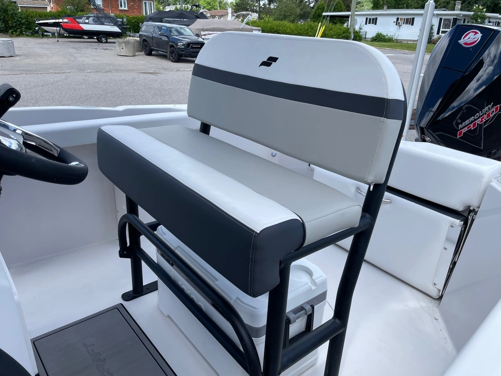 2024 Starcraft Svx 211 Ob Center Console alt