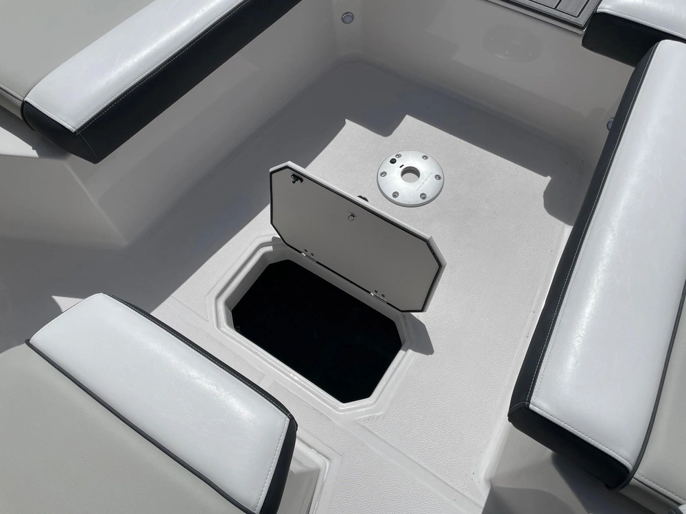 2024 Starcraft Svx 211 Ob Center Console alt