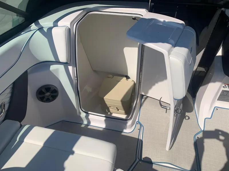 2022 Regal 22 FASDECK ESX