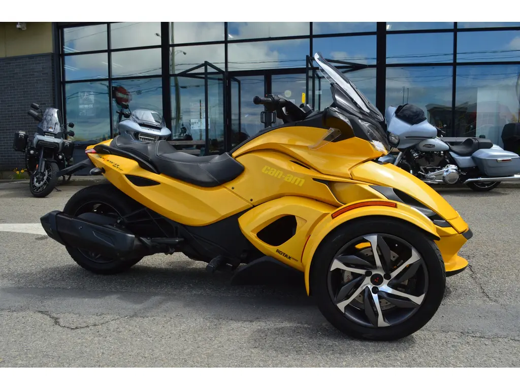 2014 Can-Am ST-S SM5
