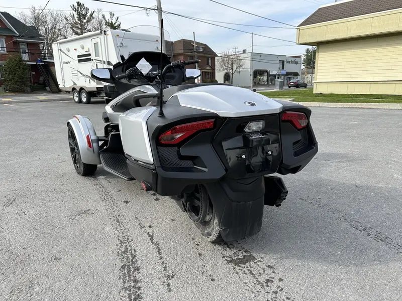 2022 BRP SPYDER RT STANDARD