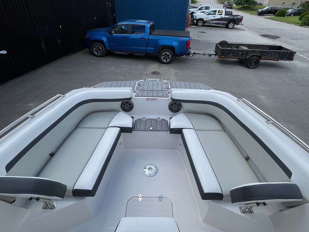 2024 Starcraft Svx 211 Ob Center Console alt