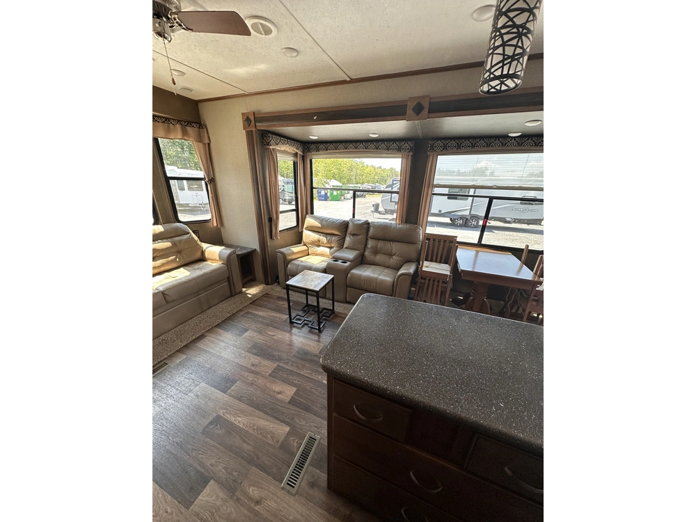 Keystone Rv Residence 40mkts 2018 alt