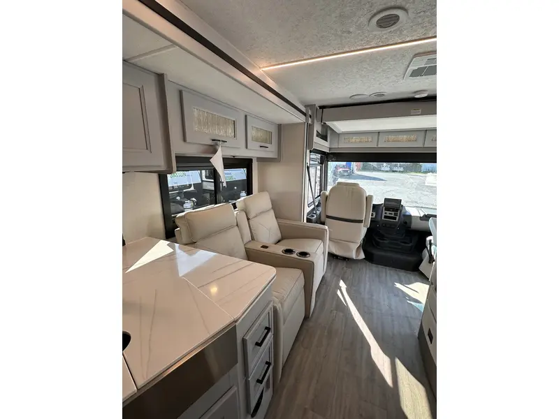 2025 Coachmen MIRADA 29FW