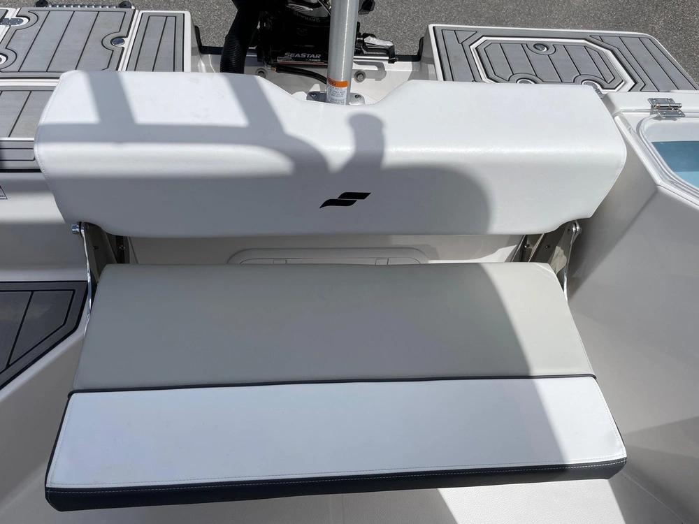 2024 Starcraft Svx 211 Ob Center Console alt