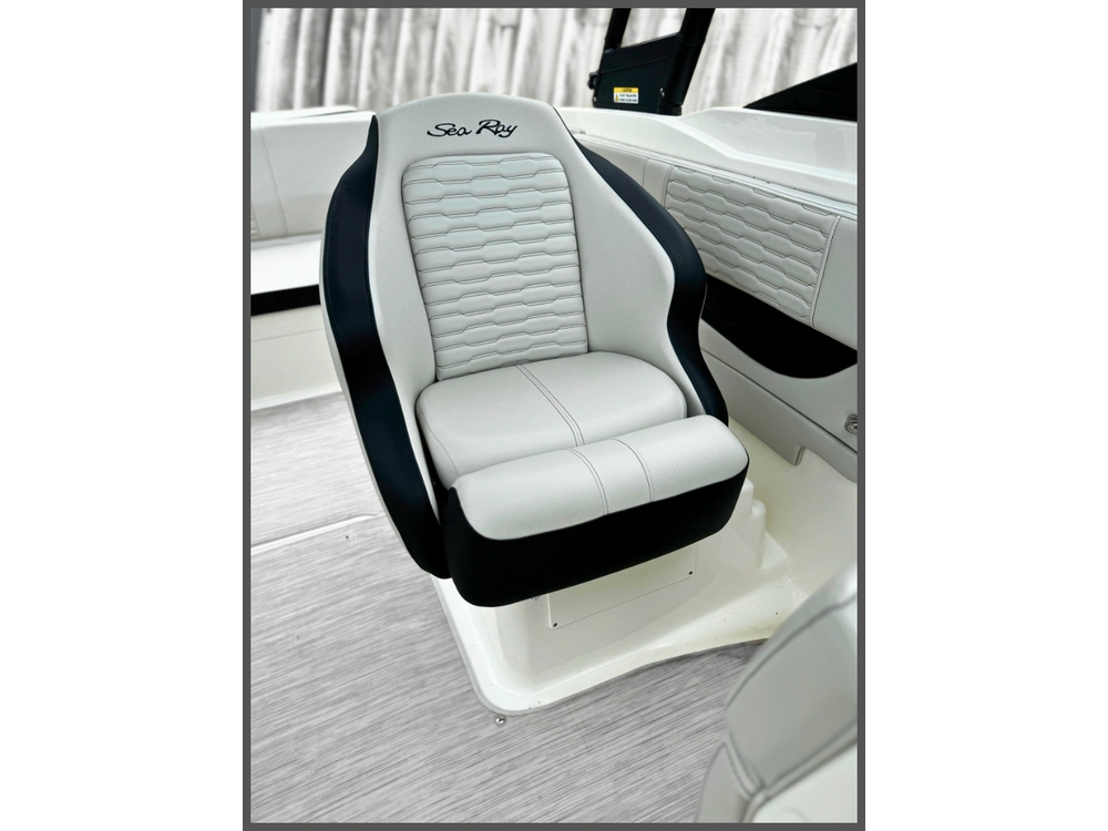 2023 Sea Ray Spx 210 alt