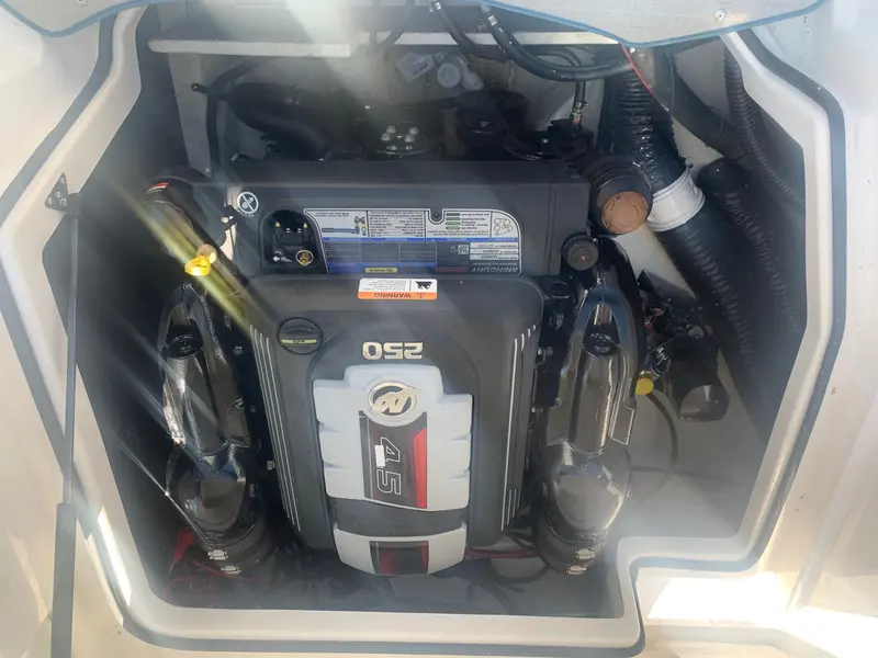 2022 Regal 22 FASDECK ESX