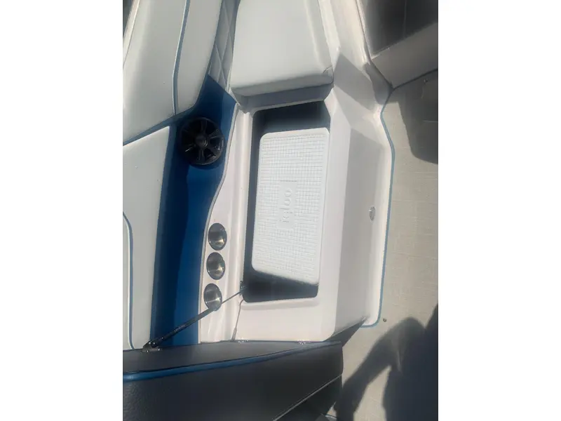 2022 Regal 22 FASDECK ESX