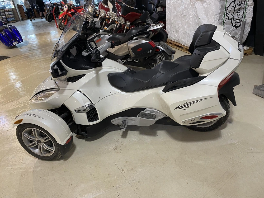 2011 Can-am Rt Ltd alt