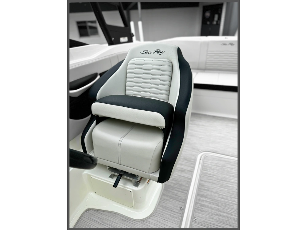 2023 Sea Ray Spx 210 alt