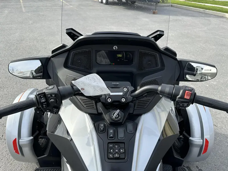 2022 BRP SPYDER RT STANDARD