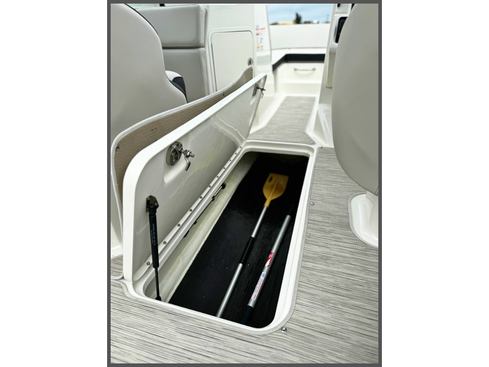 2023 Sea Ray Spx 210 alt