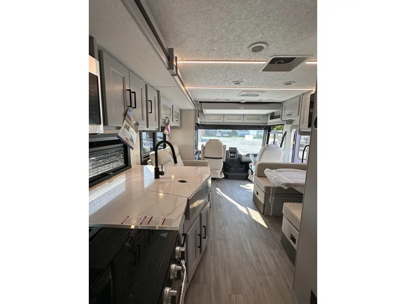 2025 Coachmen MIRADA 29FW