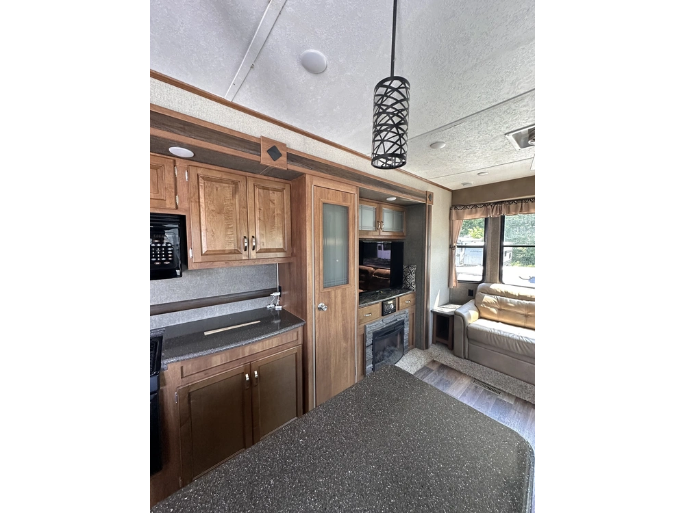 Keystone Rv Residence 40mkts 2018 alt