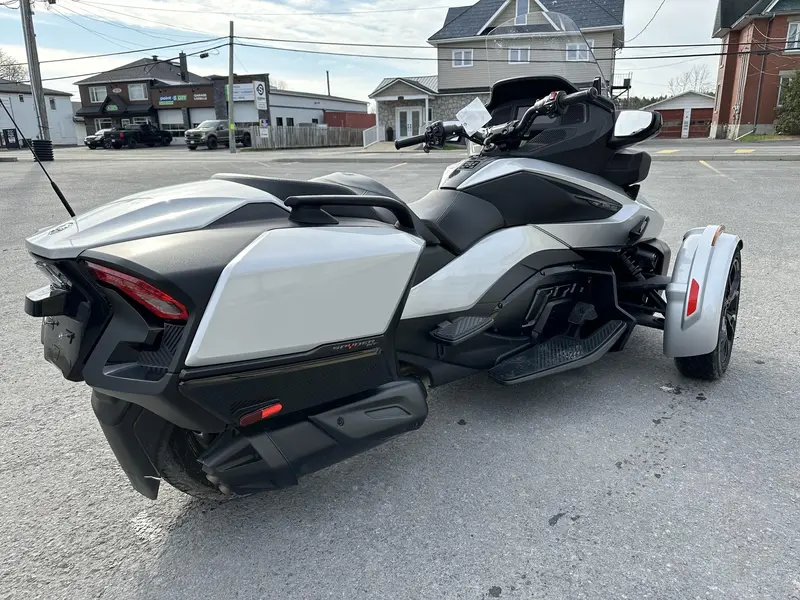 2022 BRP SPYDER RT STANDARD